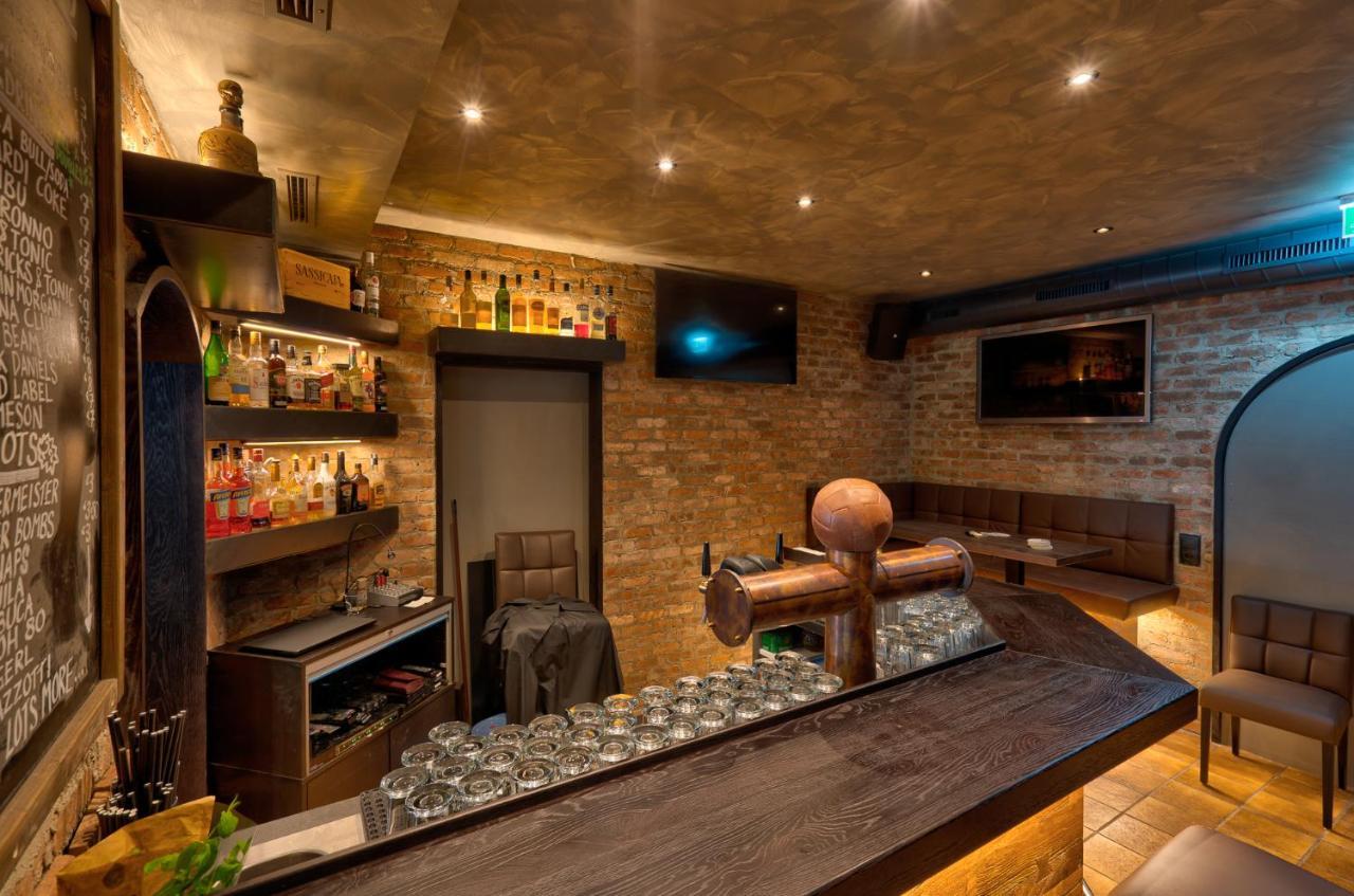 Der Siegeler B&B - This Lifestylehotel Rocks Mayrhofen Eksteriør bilde