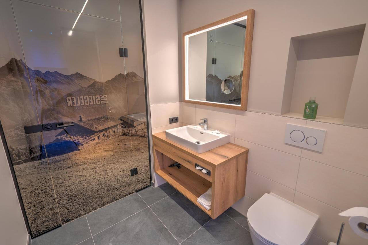 Der Siegeler B&B - This Lifestylehotel Rocks Mayrhofen Eksteriør bilde