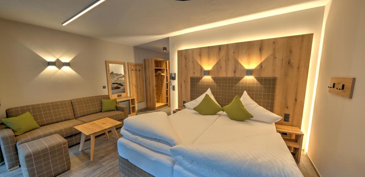Der Siegeler B&B - This Lifestylehotel Rocks Mayrhofen Eksteriør bilde